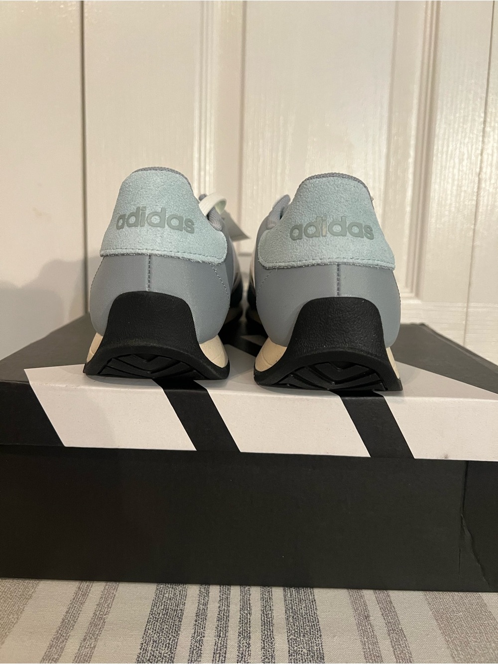 Adidas Runvista Sneakers teal Blue Women’s 6.5 NIB Retro Style - Picture 4 of 10